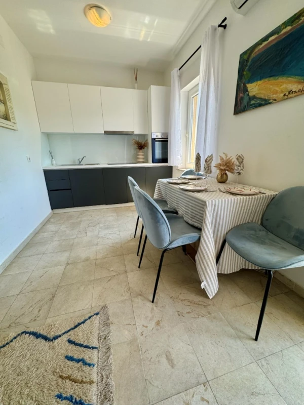Apartment 1, Cucina