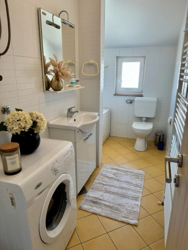 Apartment 3, Bagno / WC