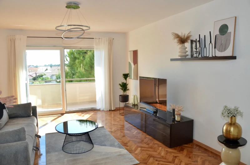 Apartment 7