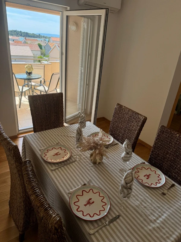 Apartment 4, Cucina