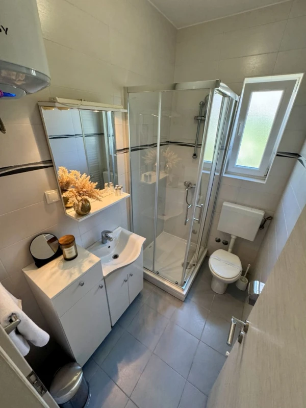 Apartment 1, Bagno / WC