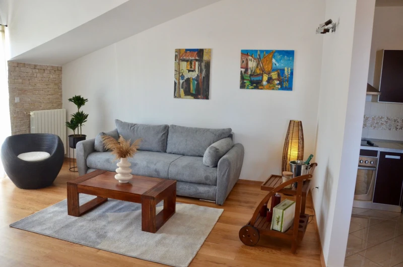 Apartment 4