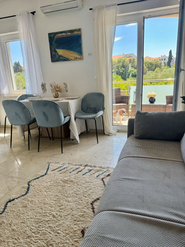 Apartment 1, Soggiorno