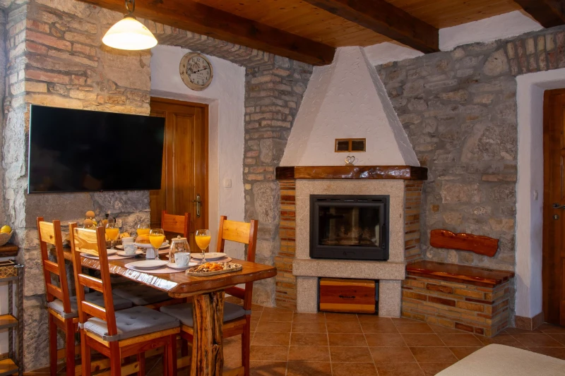 Apartment with fireplace and balcony