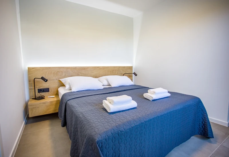 Apartment 4