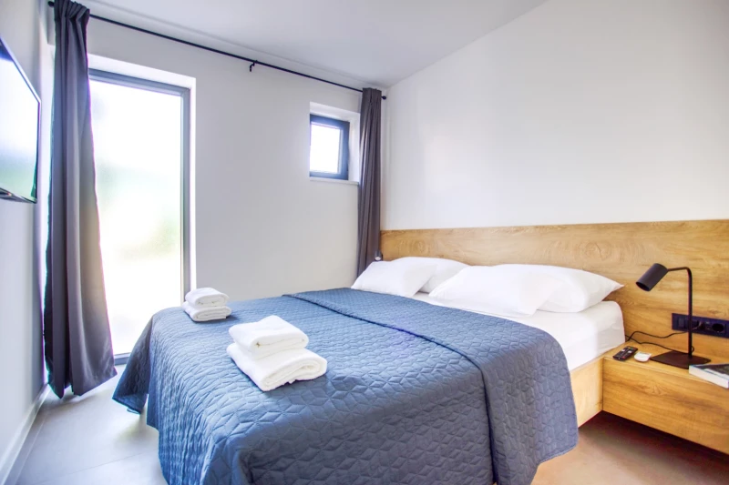 A 1, Bedrooms