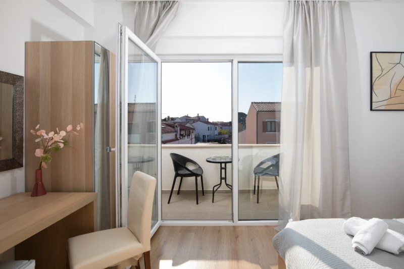 Deluxe penthouses room 6