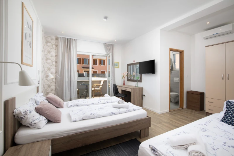Triple Room with Pool View .1