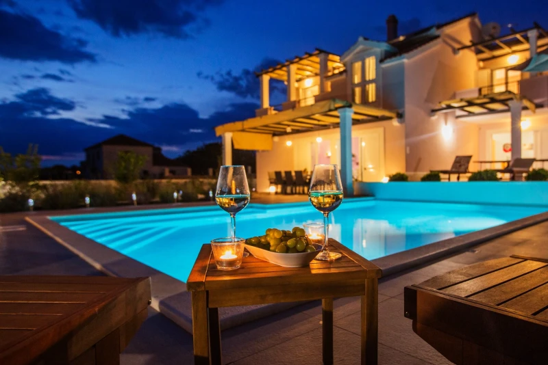 Villa Giove, Grohote
