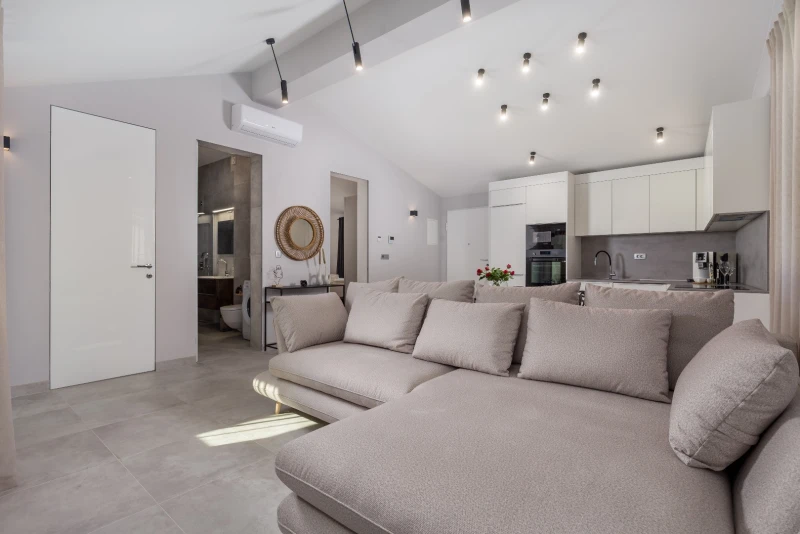 Apartment 3, Living room