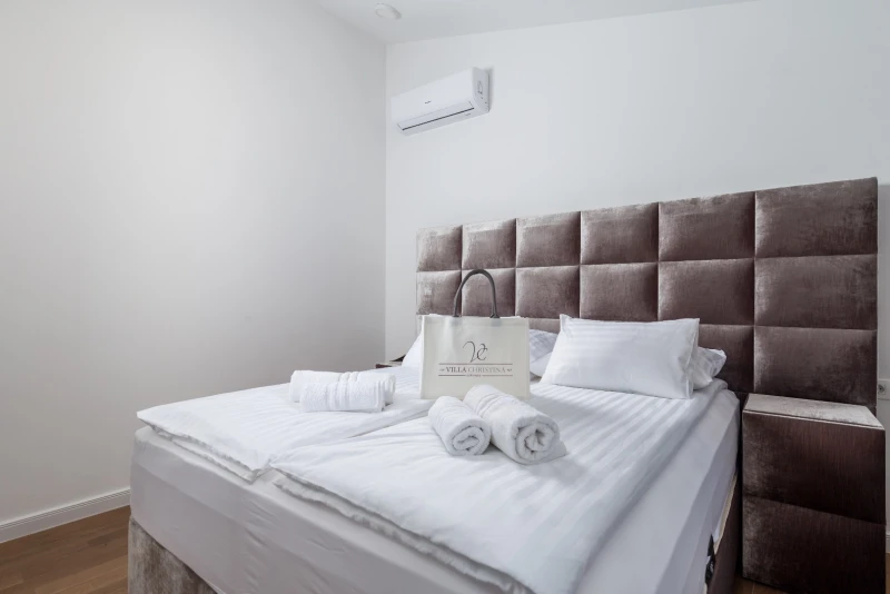 Apartment 3, Bedrooms