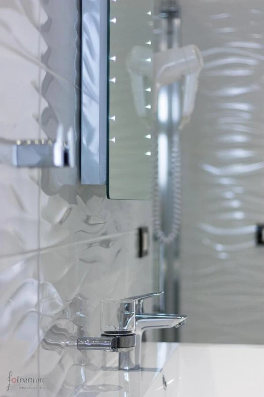 Apartment 5, Bathroom / WC