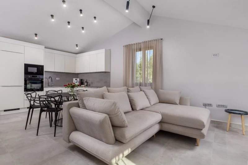 Apartment 3, Living room