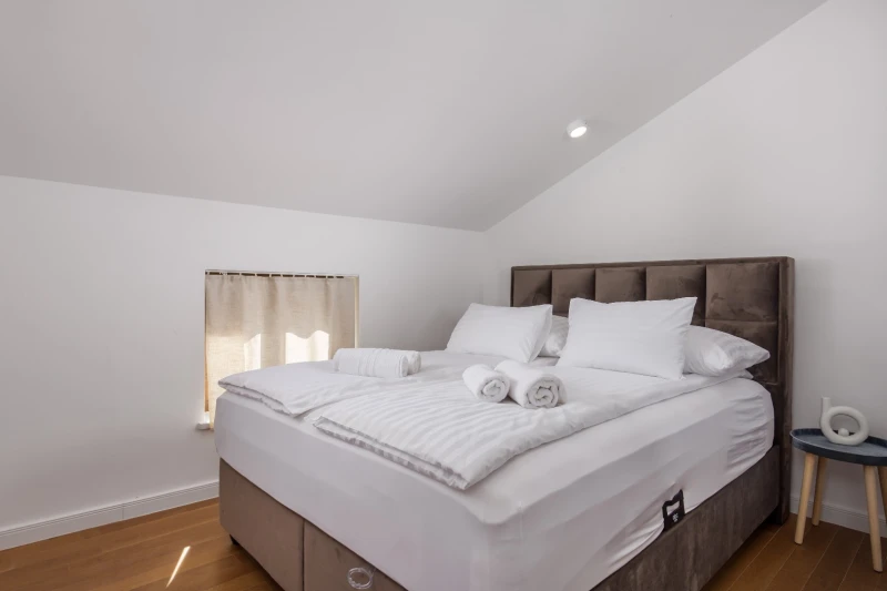 Apartment 3, Bedrooms