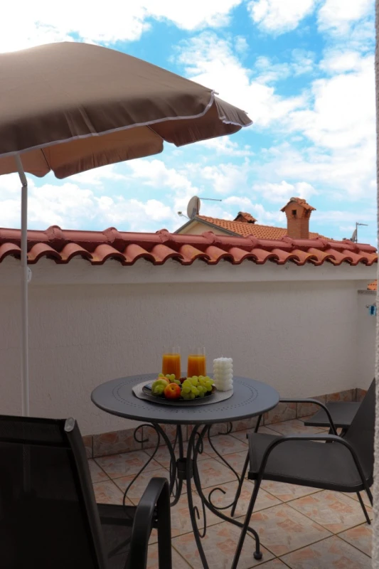 Summer Escape: Room with sea view terrace