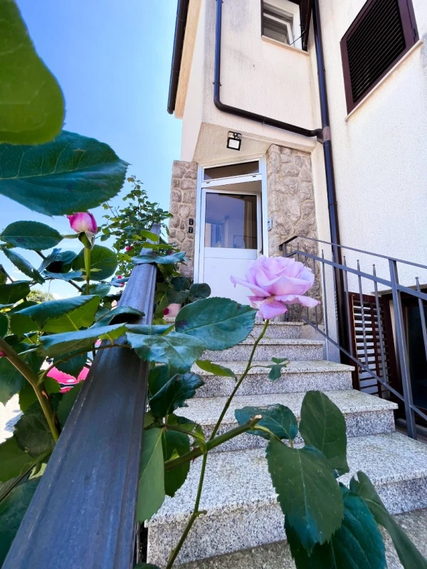 MarVil - Cozy Rooms with Private Terrace and Free Parking 🌅, Krk