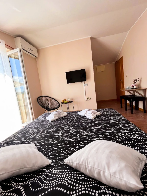 Bright and Sunny Room with Terrace
