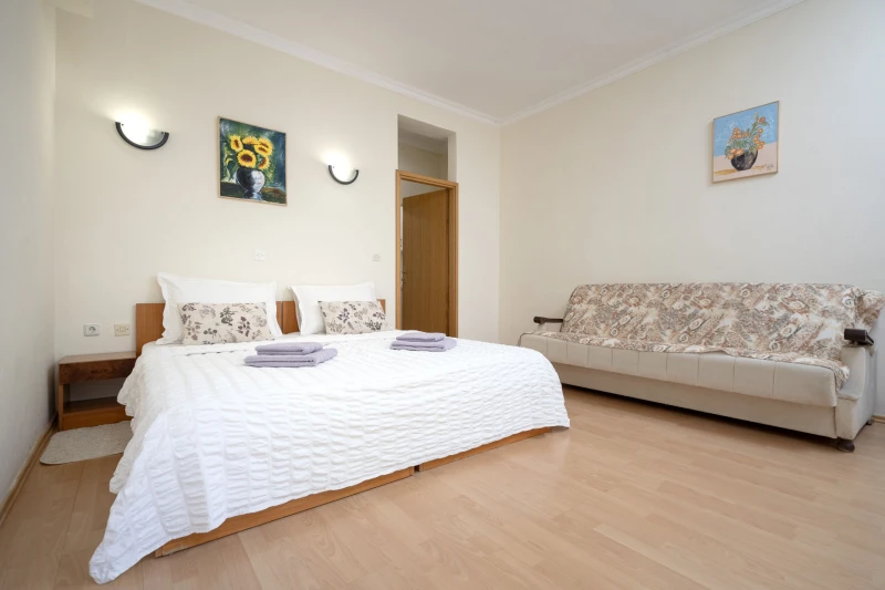 Apartment 3, Bedrooms