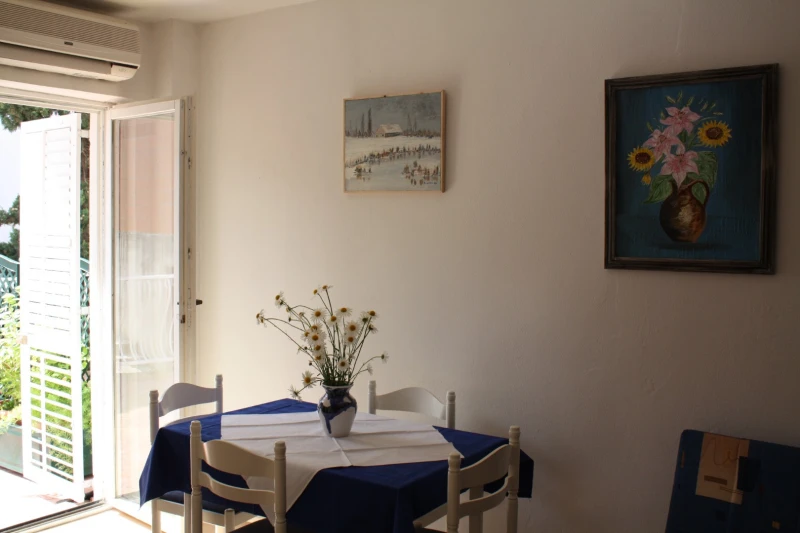 Apartment 6