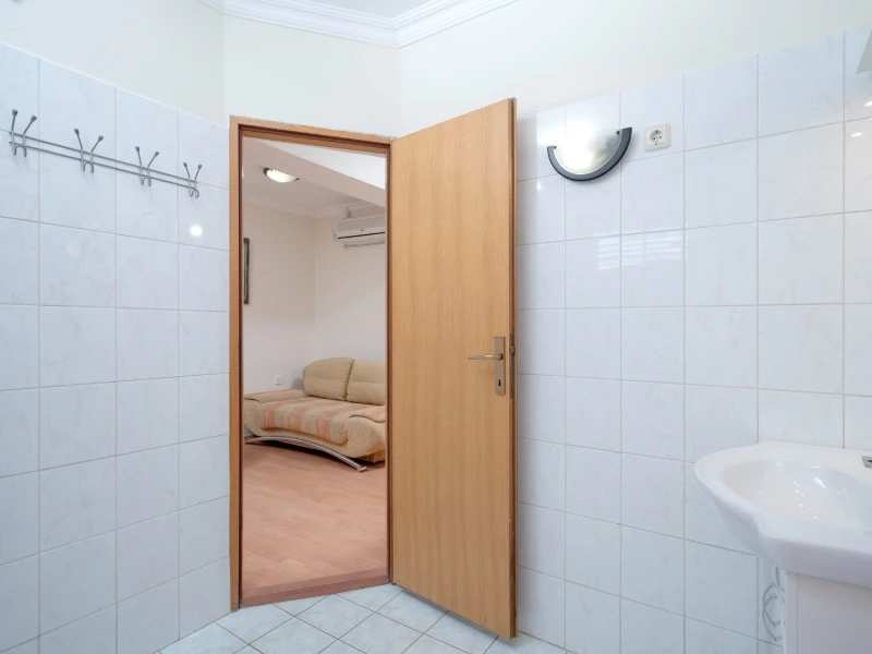 Apartment 7, Badezimmer / WC