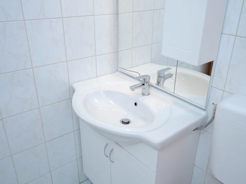 Apartment 7, Badezimmer / WC