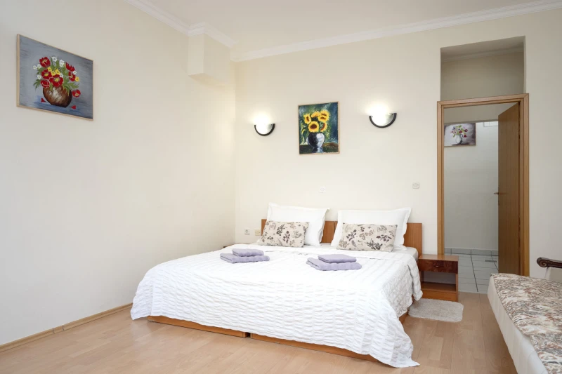 Apartment 3, Bedrooms