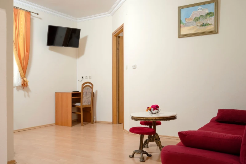 Apartment 5, Wohnzimmer