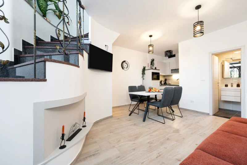 Kleopatra, Wohnzimmer