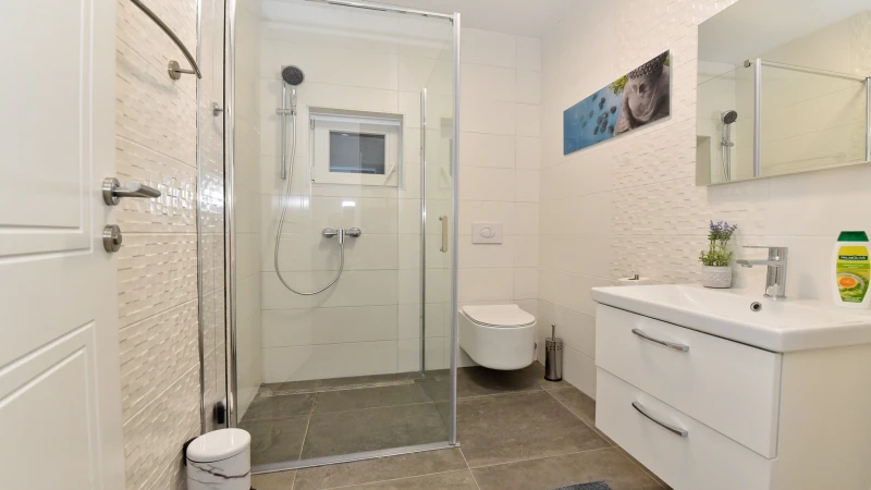 Villa Pinia, Badezimmer / WC