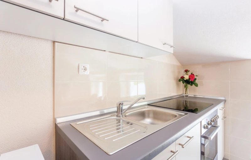 Apartment 2, Küche
