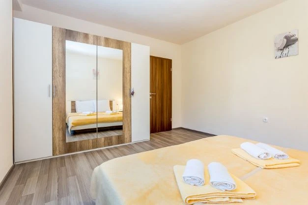 Apartment 1, Zimmer