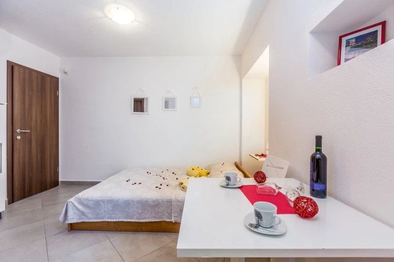 Apartment 3, Wohnzimmer