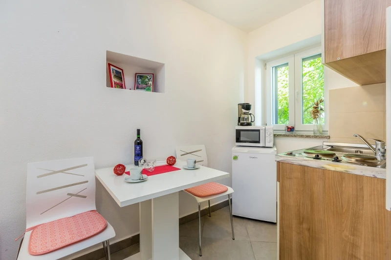 Apartment 3, Wohnzimmer