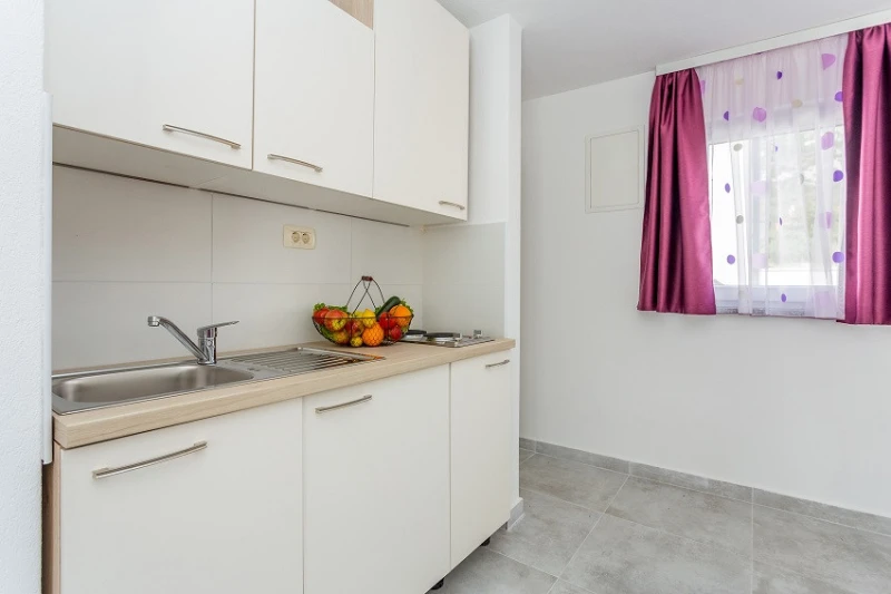 Apartment 5, Küche