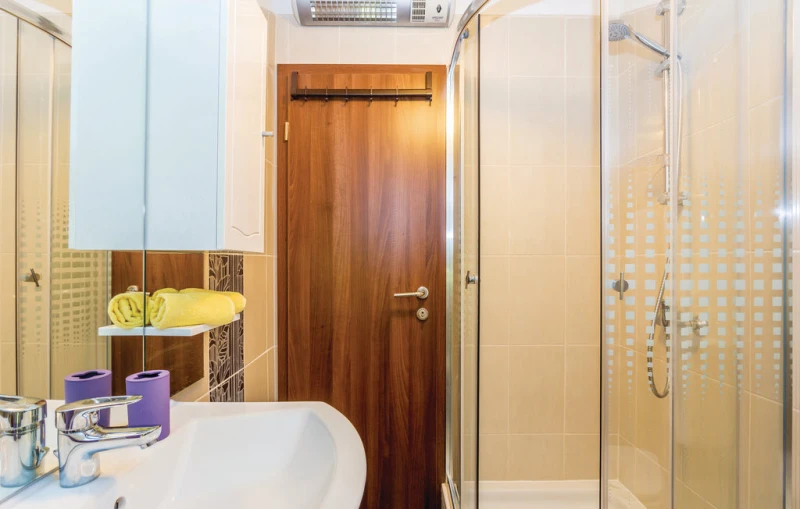 Apartment 2, Badezimmer / WC