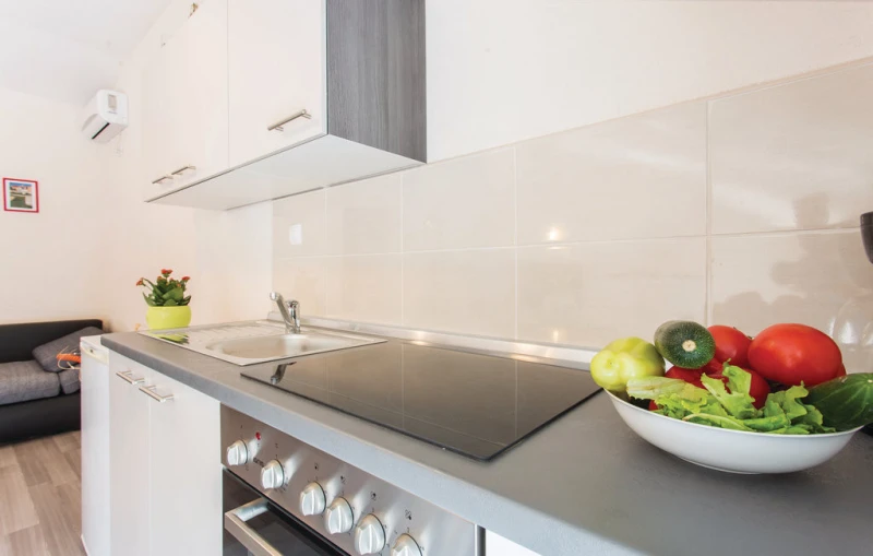 Apartment 2, Küche