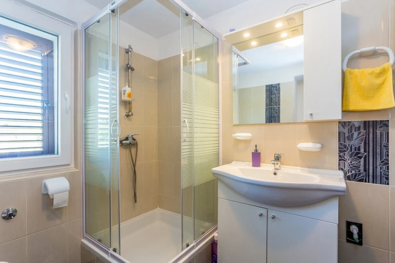 Apartment 1, Badezimmer / WC