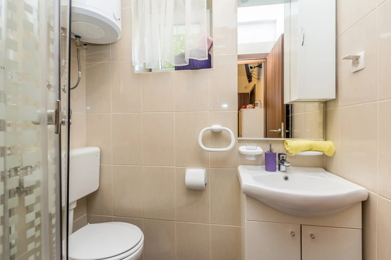 Apartment 3, Badezimmer / WC