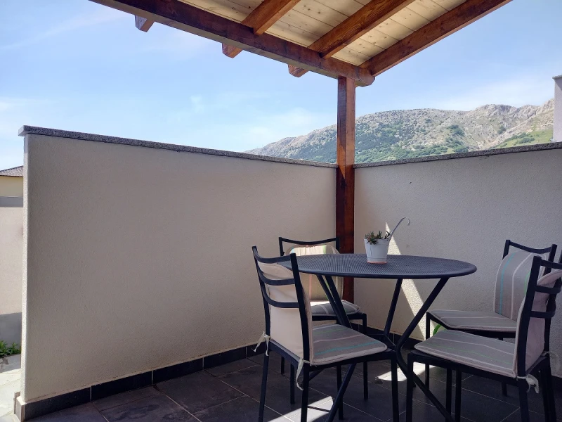 Apartment 4