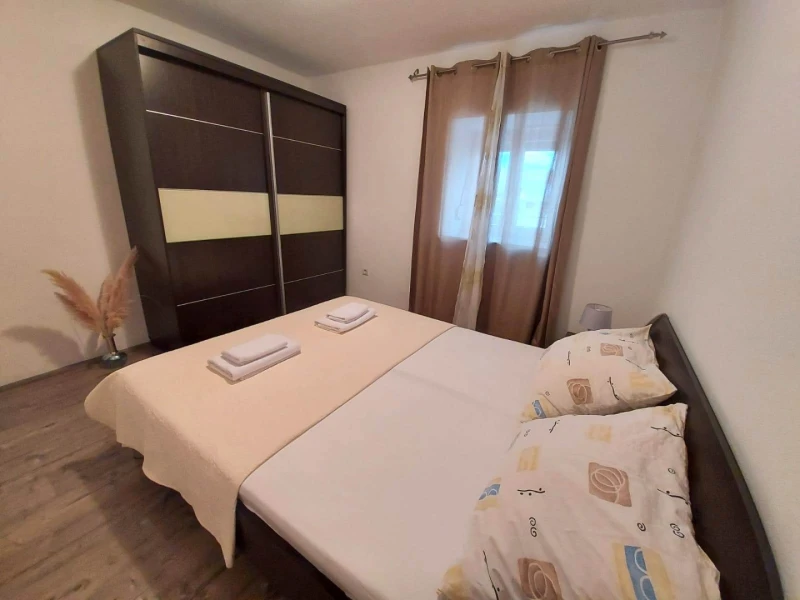 Charly 1, Camere