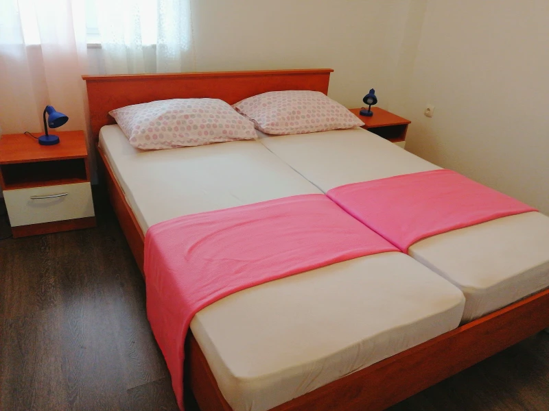 Charly 3, Camere