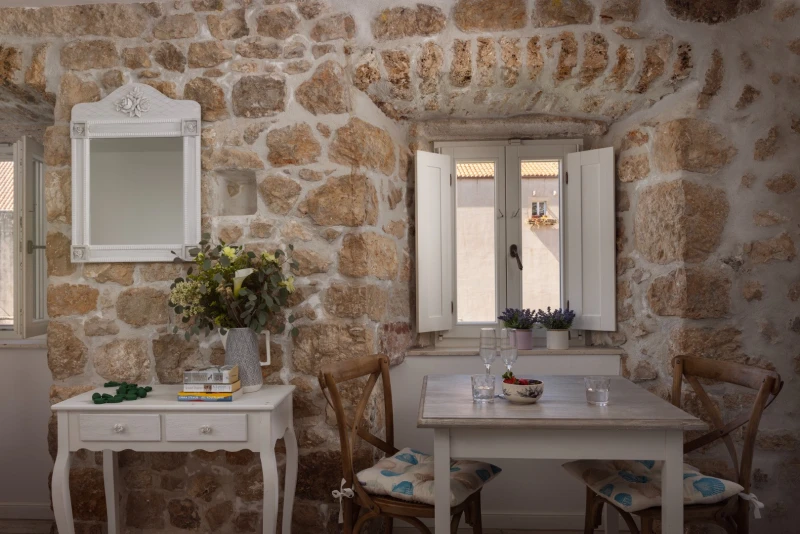 BENEDIKT BENKO's deluxe room (Soba)