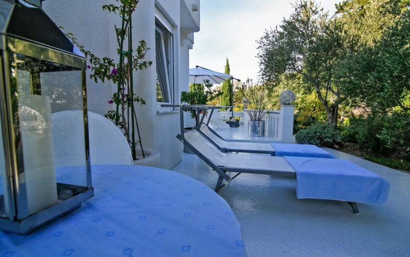 Fully equipped apartments near the sea