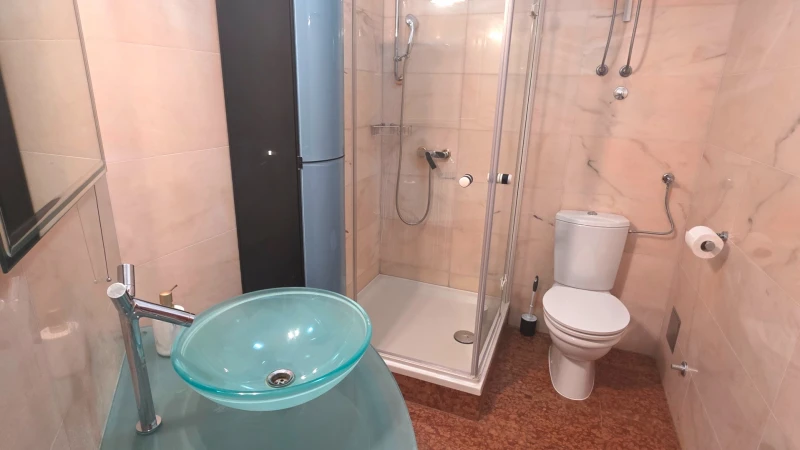 Apartment 2 Tranquility, Bathroom / WC