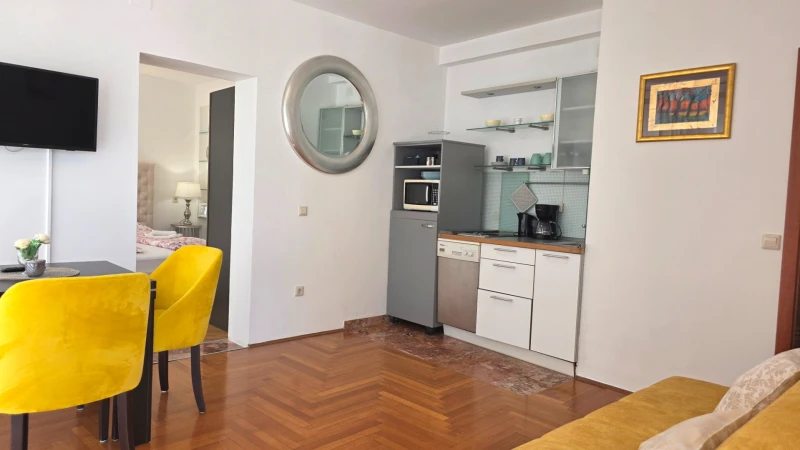Apartment 1 Palm, Kitchen