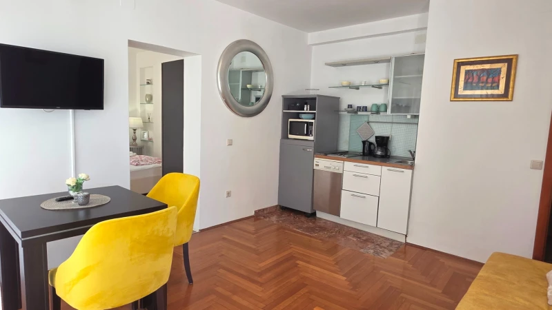 Apartment 1 Palm, Kitchen