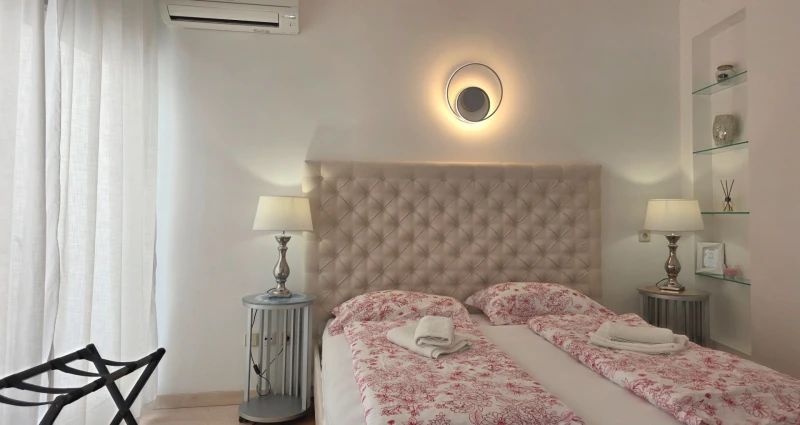 Apartment 1 Palm, Bedrooms