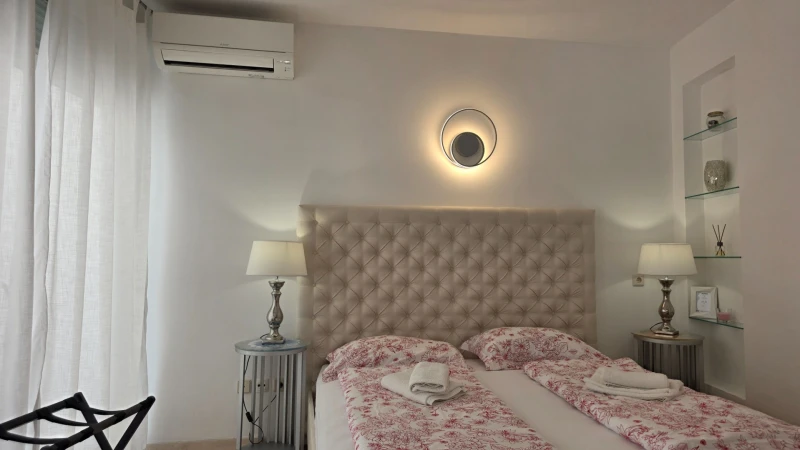 Apartment 1 Palm, Bedrooms