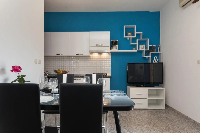 Two bedroom apartment ground floor, Wohnzimmer