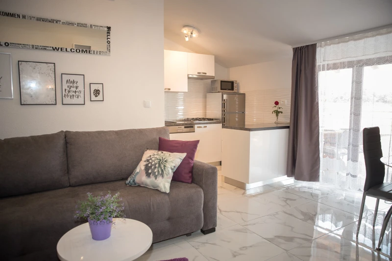 Superior one bedroom apartment, Wohnzimmer
